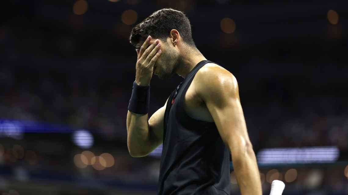 Carlos Alcaraz é atropelado por 74º do mundo e eliminado do US Open