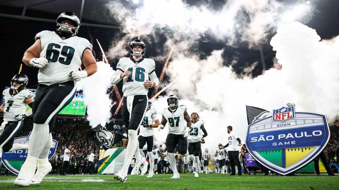 ‘Brasileiro’ dos Eagles vibra após ‘reencontro’ com coxinha e relata emoção com jogo da NFL em São Paulo