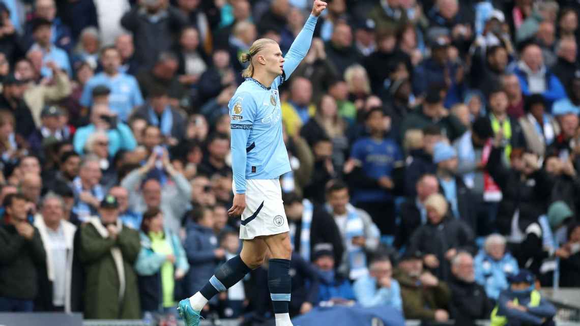 Haaland chega ao 100º gol pelo City e iguala recorde de Cristiano Ronaldo na Europa