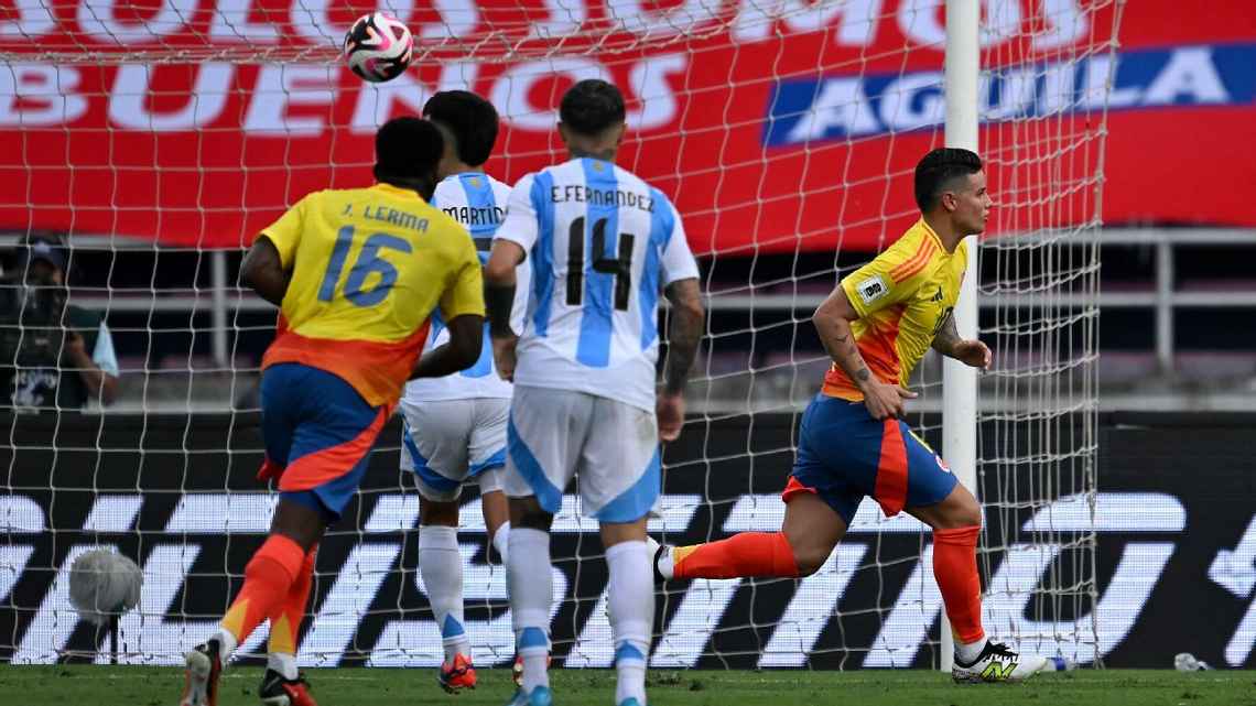 James Rodríguez brilha, Colômbia ‘se vinga’ da Argentina em reedição de final da Copa América e vai à vice-liderança das eliminatórias