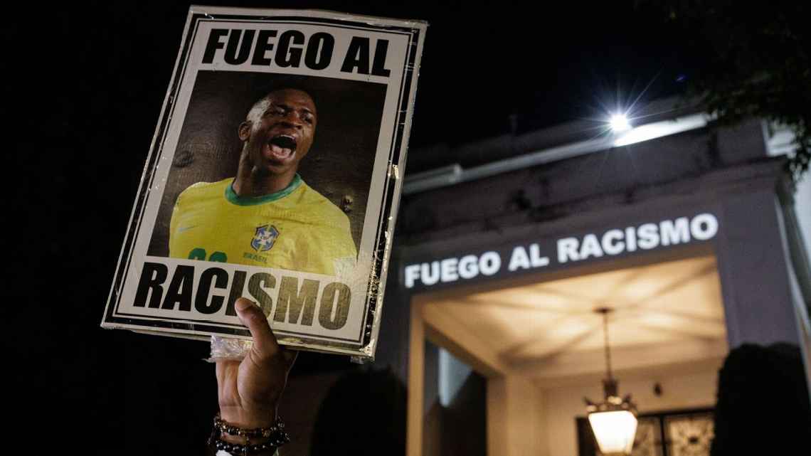 Vinicius Jr. diz que Espanha deve deixar de sediar a Copa de 2030 caso não avance no combate ao racismo