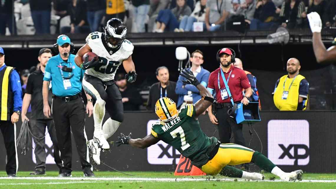 Em jogaço com viradas e estreante brilhando, Eagles batem Packers na primeira vez da NFL no Brasil