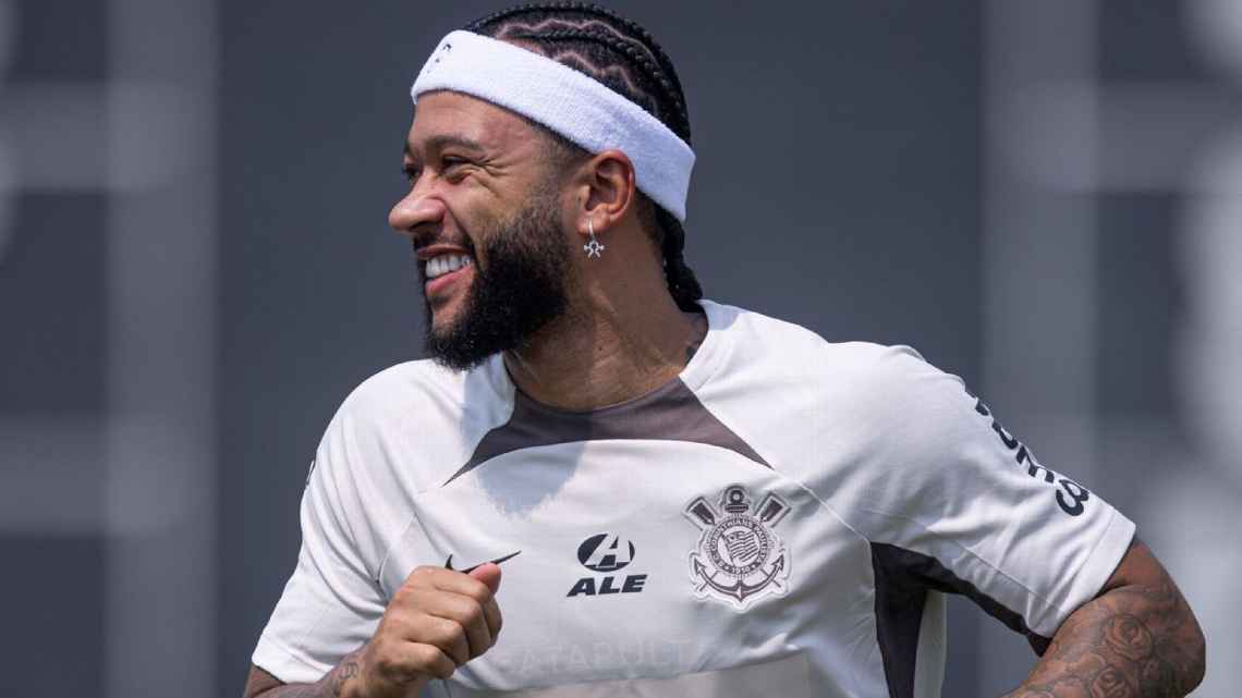 Corinthians define planejamento para estreia de Memphis Depay; veja cronograma