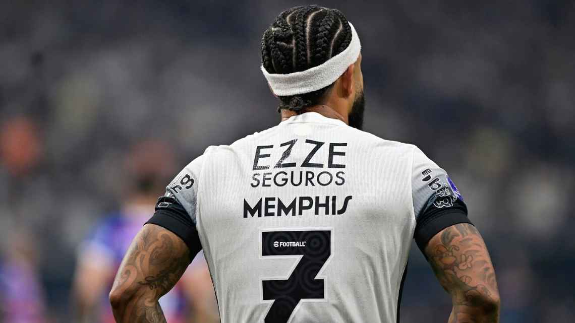 Por que Depay, anunciado com a 94, usou a camisa 7 do Corinthians contra o Fortaleza?