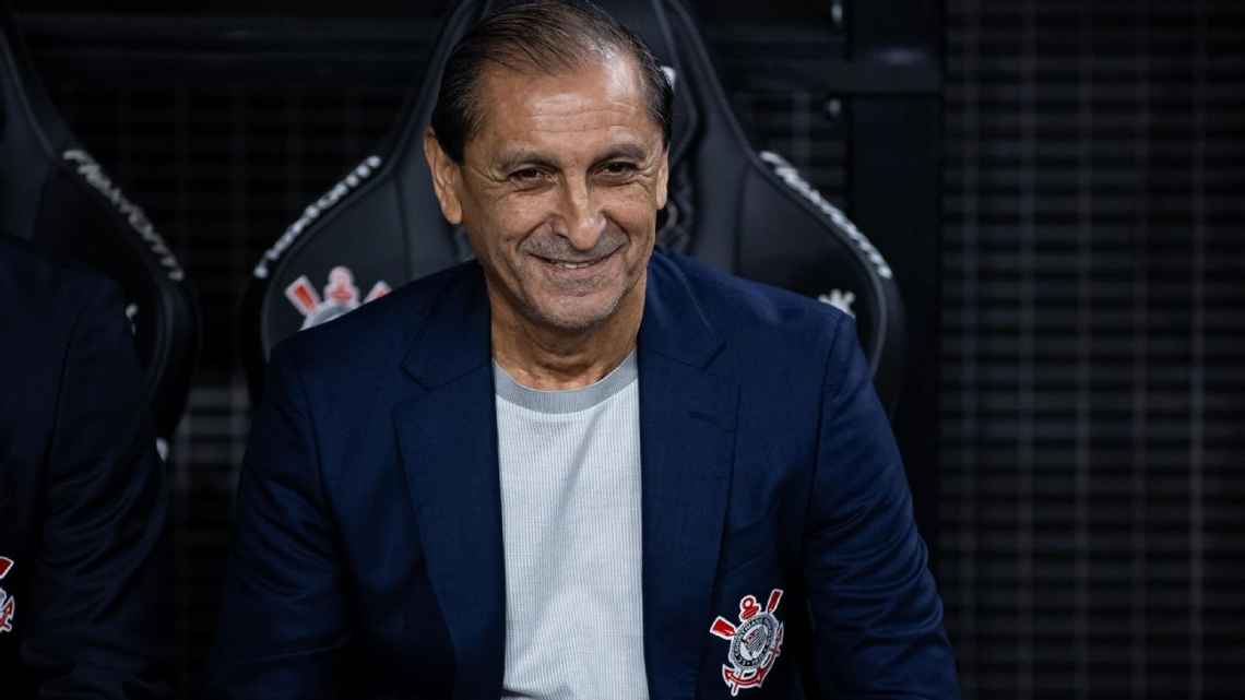 Com Ramón Díaz, Corinthians busca feito que não consegue contra São Paulo há 62 anos