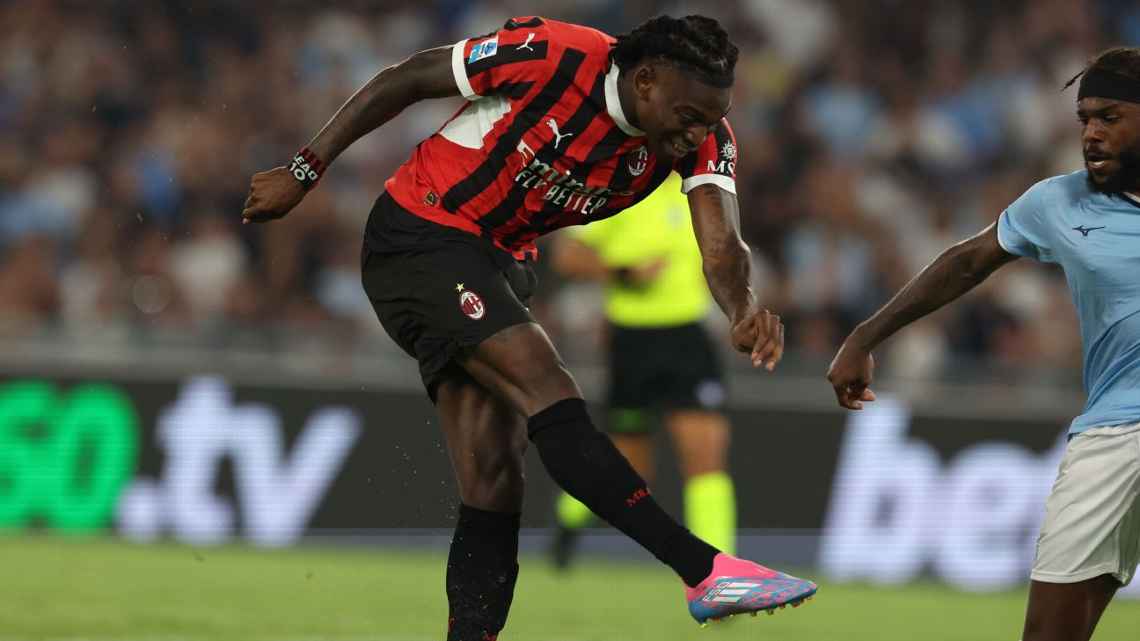 Rafael Leão ‘salva’ após virada da Lazio com participação de ex-alvo do Palmeiras, mas Milan segue sem vencer no Italiano