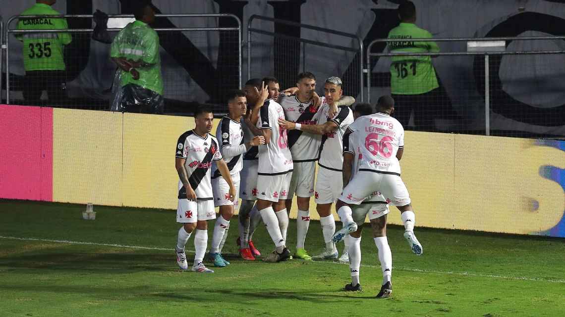 Vasco bate Cuiabá em jogo atrasado do Brasileirão, encerra seca e dá primeira vitória a Coutinho em retorno