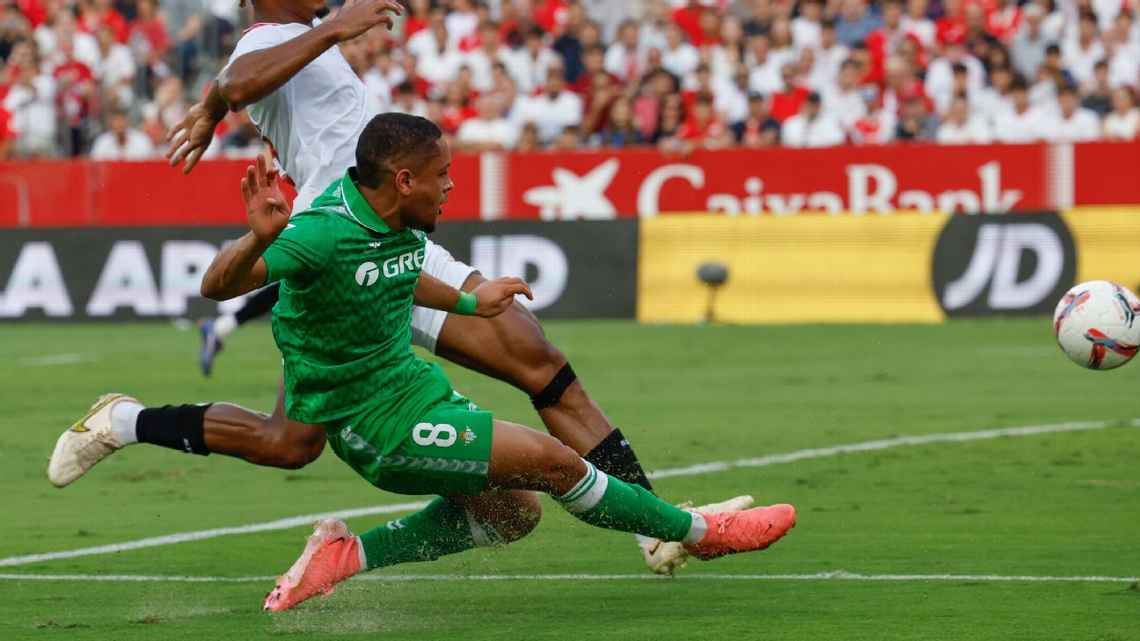 Jornal espanhol detona Vitor Roque após atuação em clássico espanhol: ‘Está dando razão ao Barcelona’