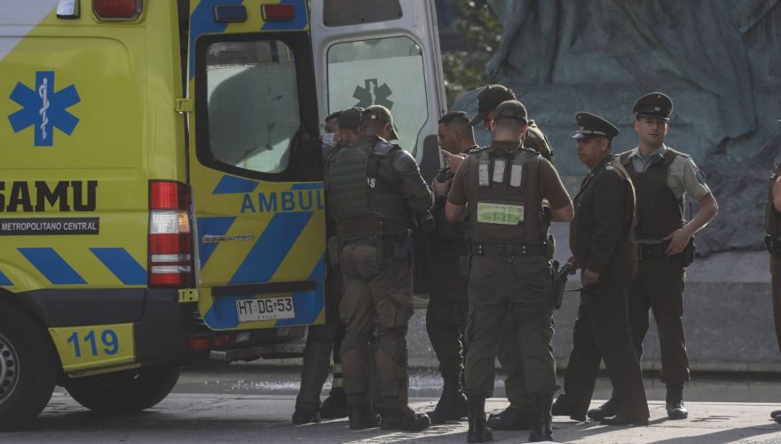 FOTOS y VIDEO – Lo que se conoce del hombre que se quemó a lo bonzo frente a los Tribunales