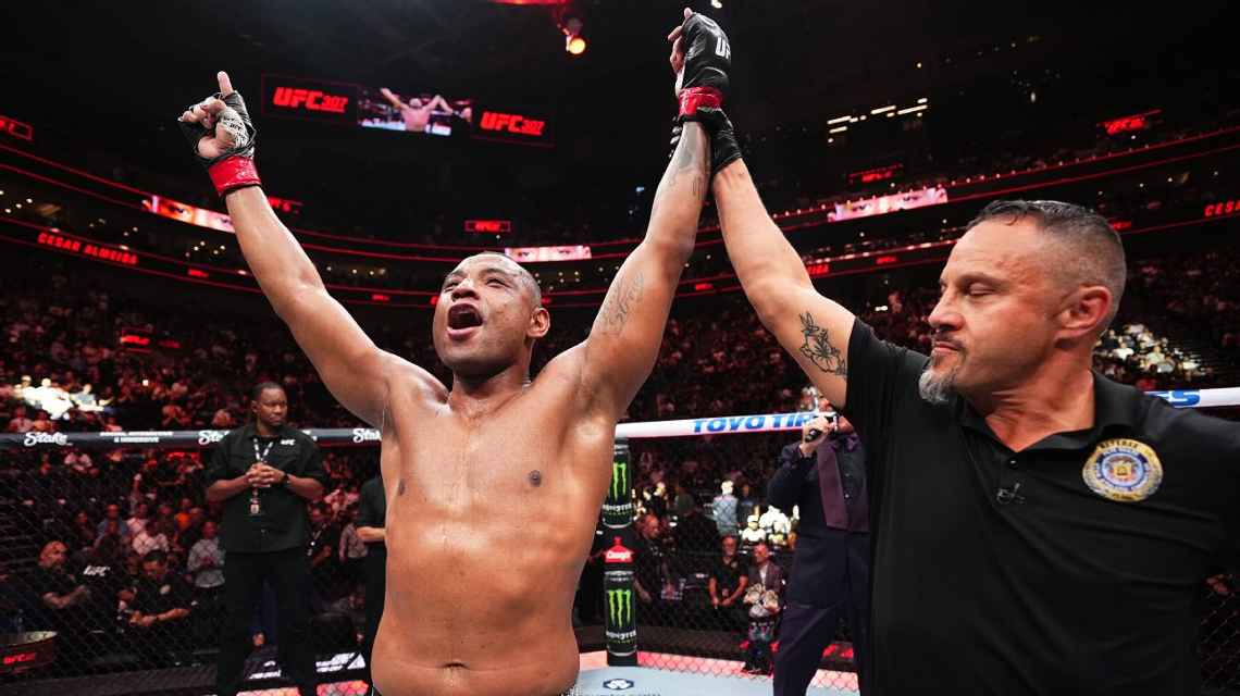 Ex-algoz e atual colega de Poatan, César Almeida vence Potieria no UFC 307