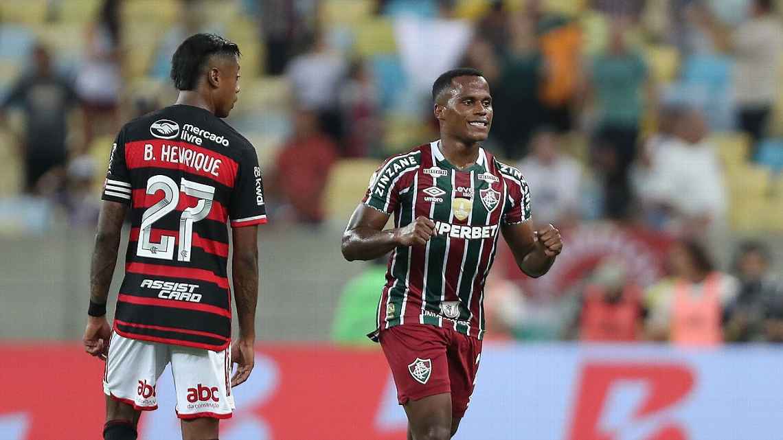 Fluminense pune erros do Flamengo, vence a 2ª seguida no Brasileirão e atrapalha rival na briga por título