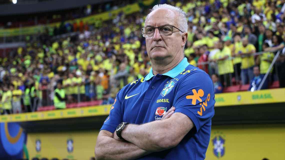 Dorival evita empolgação com goleada e pede calma com a seleção: ‘Não me iludo e nem me desespero’