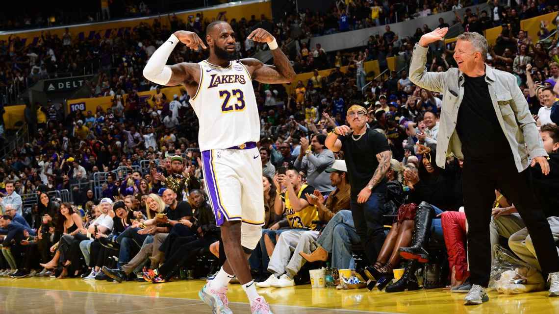 LeBron desfila seu reinado, Lakers batem Kings e ampliam início avassalador na NBA