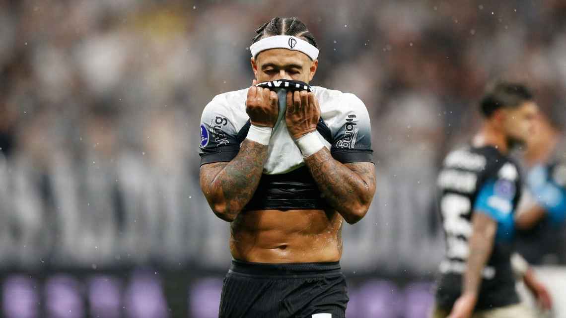 Depay lamenta empate do Corinthians em casa e admite: ‘Não podemos conceder gols tão facilmente’