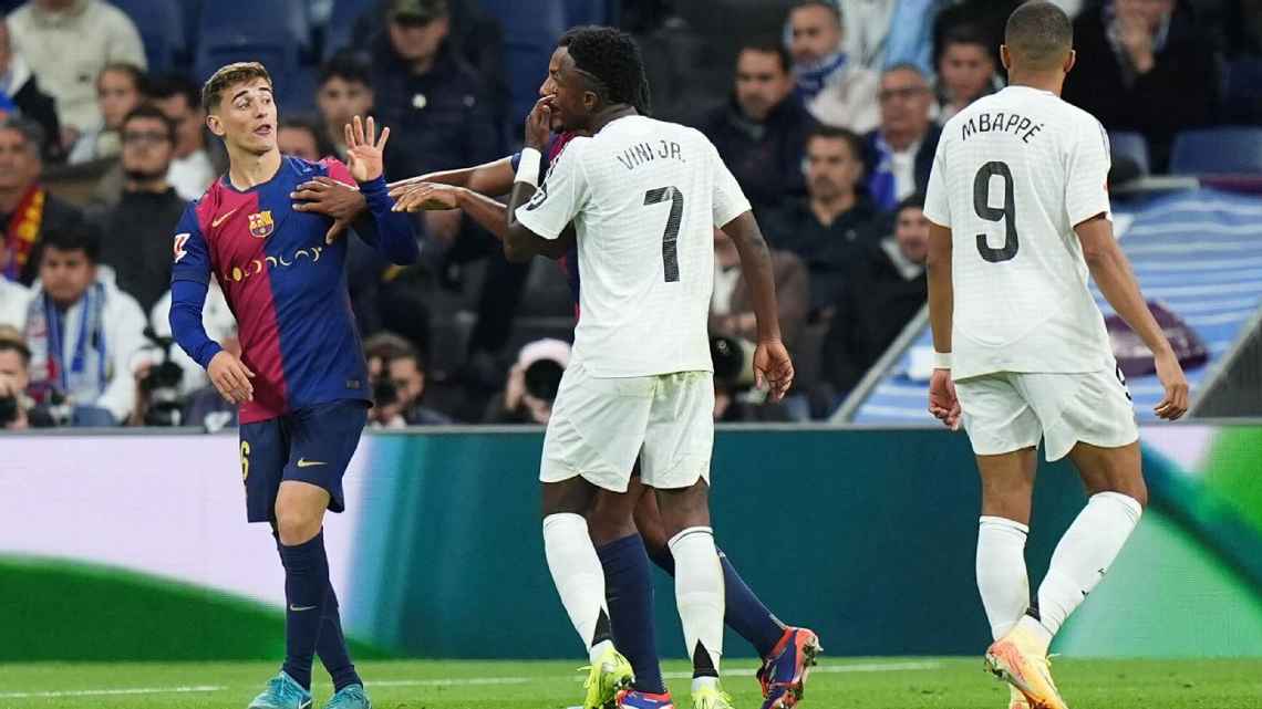 O gesto de provocação de Gavi que irritou Vinicius Jr. em goleada do Barcelona contra o Real