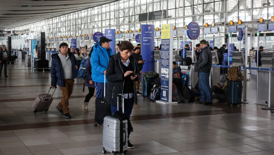 ¿Cómo afectará a los vuelos?: trabajadores de la DGAC anuncian movilizaciones para este miércoles 13