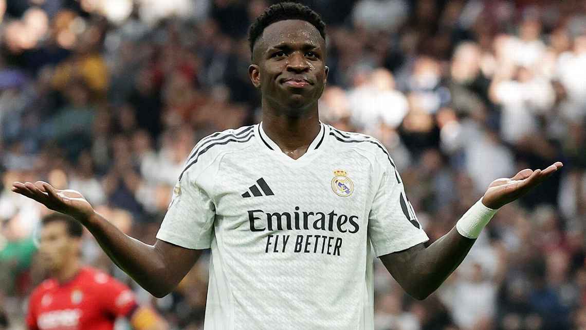 Imprensa espanhola ‘enlouquece’ com Vinicius Jr. após hat-trick pelo Real, dá nota 10 a exalta gesto a Ancelotti