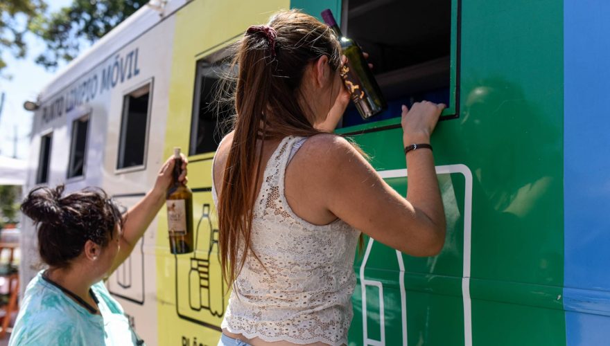 Cadem: solo un 26% recicla pese a que la ley obliga a hacerlo