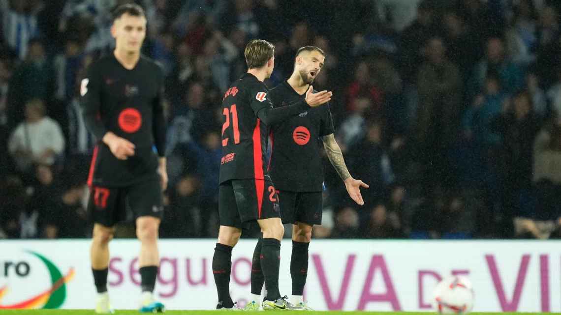 Barcelona perde para Real Sociedad em LALIGA e vê fim de sequência invicta