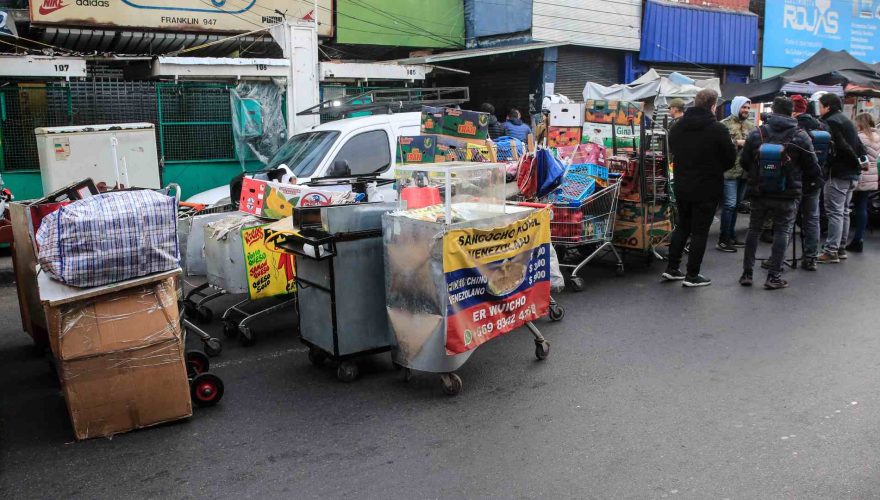 Por ruidos molestos hasta sicariato: las nuevas causales de expulsión para extranjeros en Chile