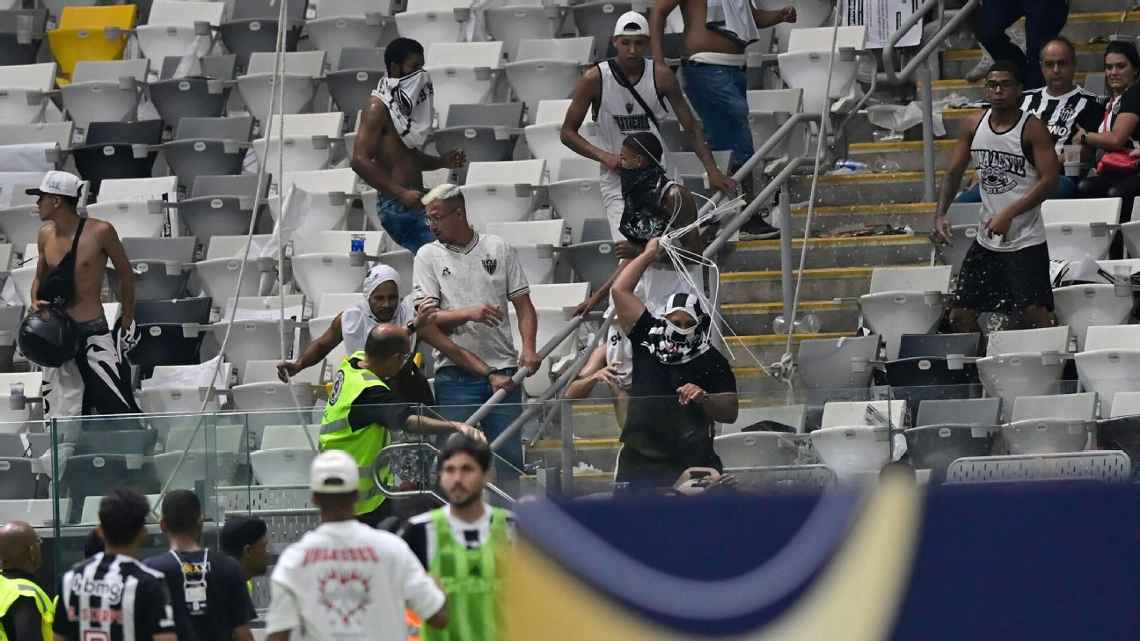 Atlético-MG vai ser denunciado no STJD e pode perder até 10 mandos no Brasileiro por confusões contra Flamengo