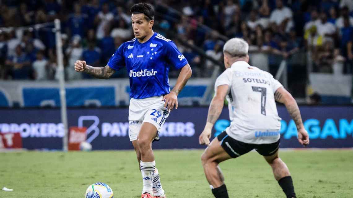 Cruzeiro empata com Grêmio após vice da Sul-Americana; torcida chama time de pipoqueiro e xinga Diniz