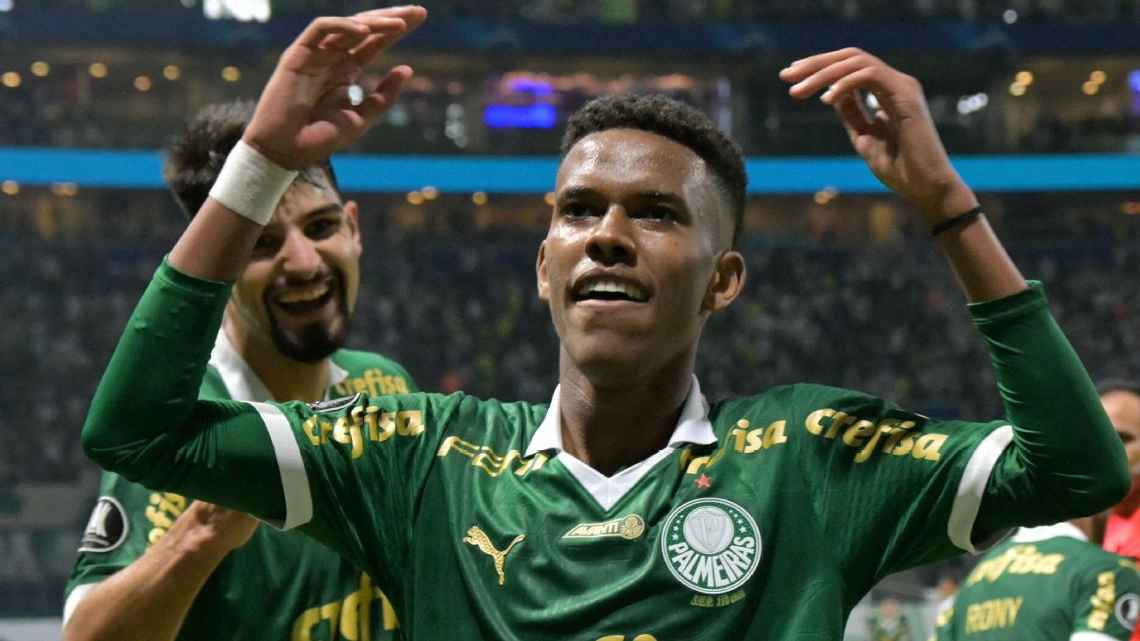 Estêvão, do Palmeiras, entra em top 5 de joias sub-20 que mais jogam no mundo; veja outros brasileiros no ranking