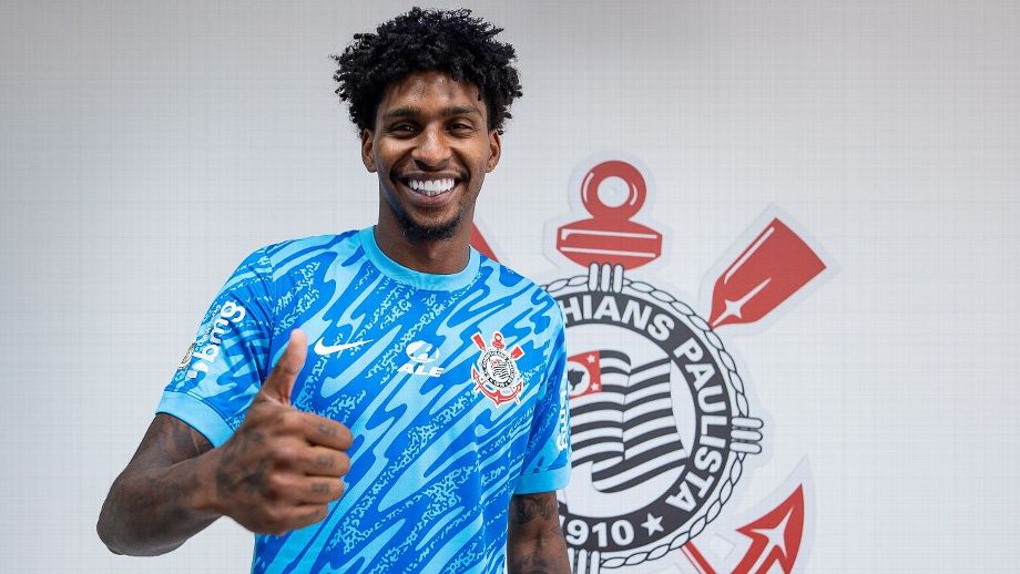 Corinthians paga R$ 4,8 milhões à vista ao Flamengo, fecha compra de Hugo Souza e encerra novela