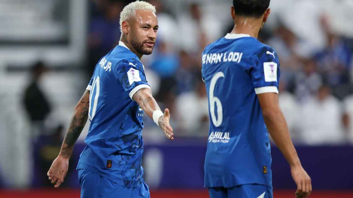 Neymar dá chapéu, discute e sai com lesão, e Al Hilal vence mais uma na Champions League Asiática