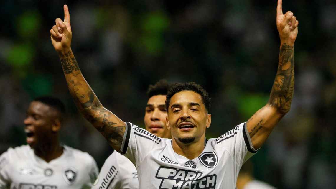 Botafogo vence Palmeiras em ‘final’, retoma liderança e dá passo gigante para ser campeão brasileiro