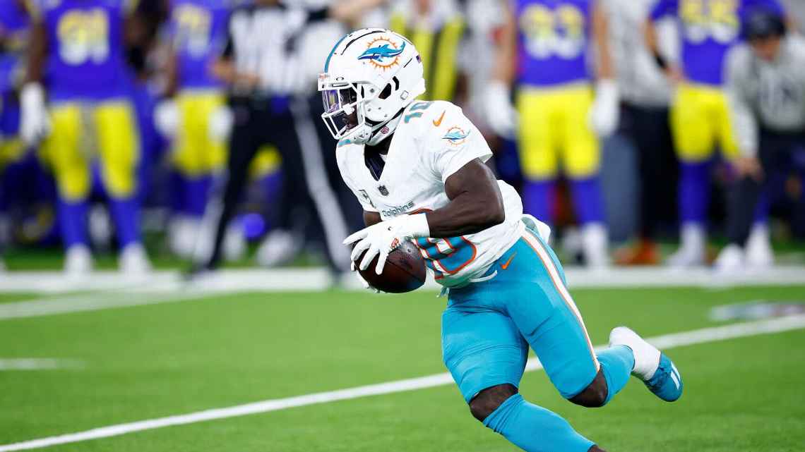 Tyreek Hill encerra seca de touchdowns, e Miami Dolphis vence Los Angeles Rams no Monday Night Football