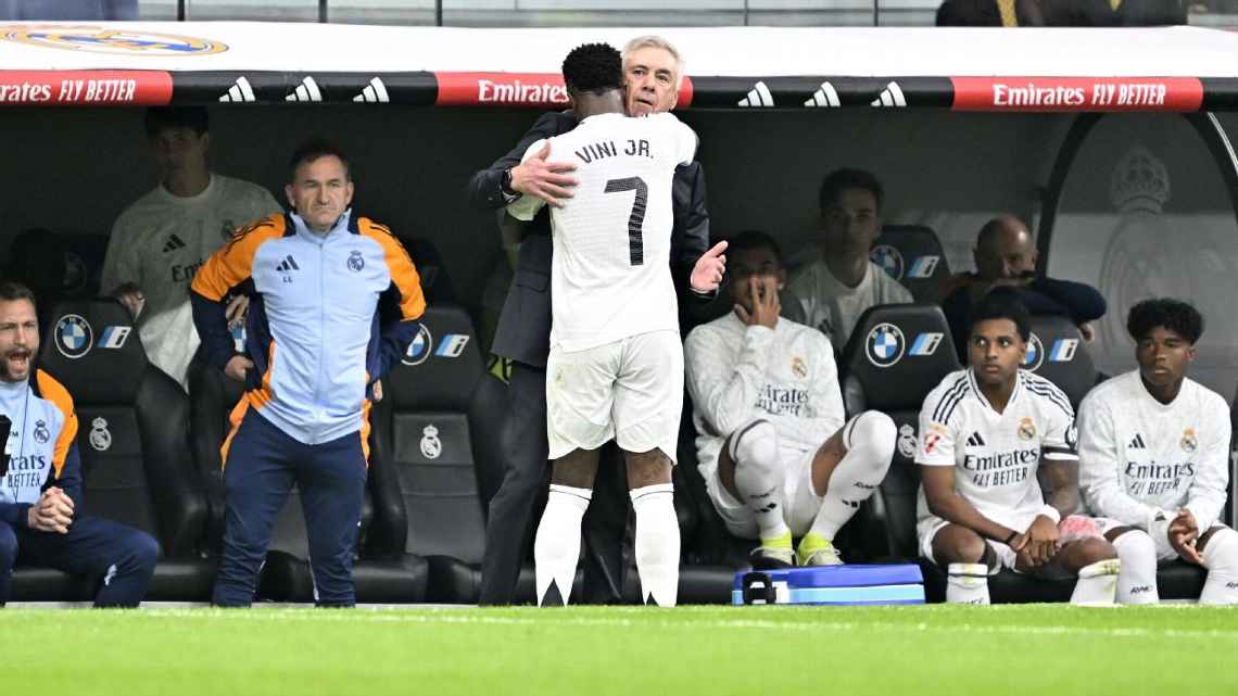 Bastidores do Real Madrid: inconformado com pressão sobre Ancelotti, Vinicius Jr. jogou pelo treinador