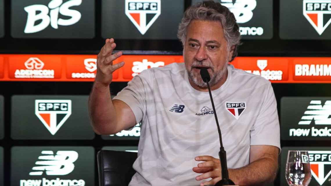 Nestor sai? Lateral da seleção chegando? Casares fala sobre mercado do São Paulo para 2025