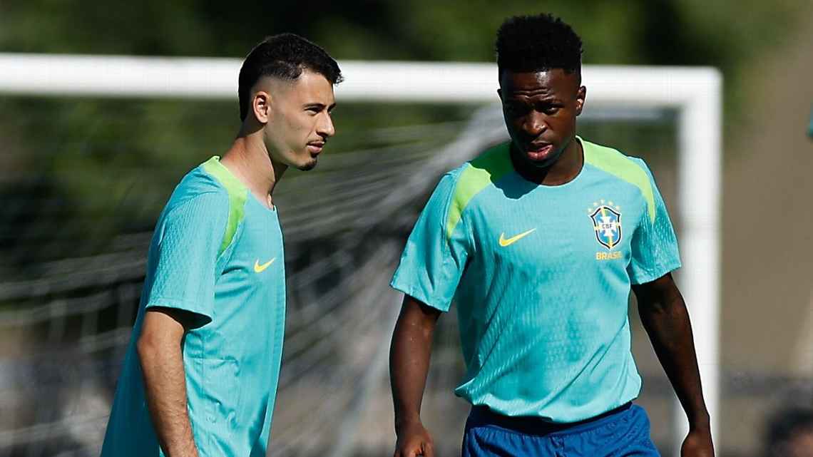 Martinelli diz que Vinicius Jr. merecia Bola de Ouro e lamenta: ‘O cara faz de tudo, gols, assistências, títulos…’