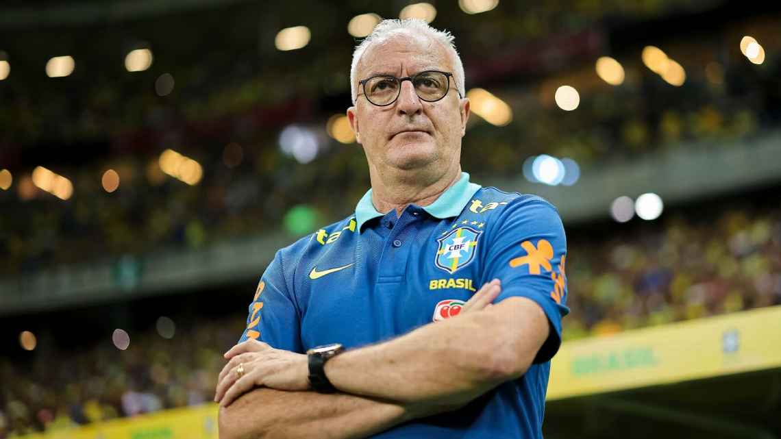 Seguro no cargo? Dorival responde e diz que pessoas não querem enxergar melhora do Brasil: ‘Evoluindo’