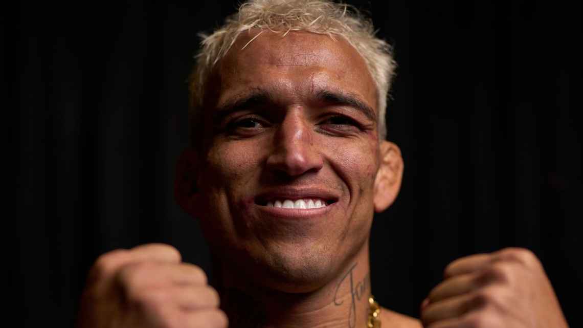 Charles do Bronx chega a 20 bônus de ‘luta da noite’ no UFC e acumula quantia milionária