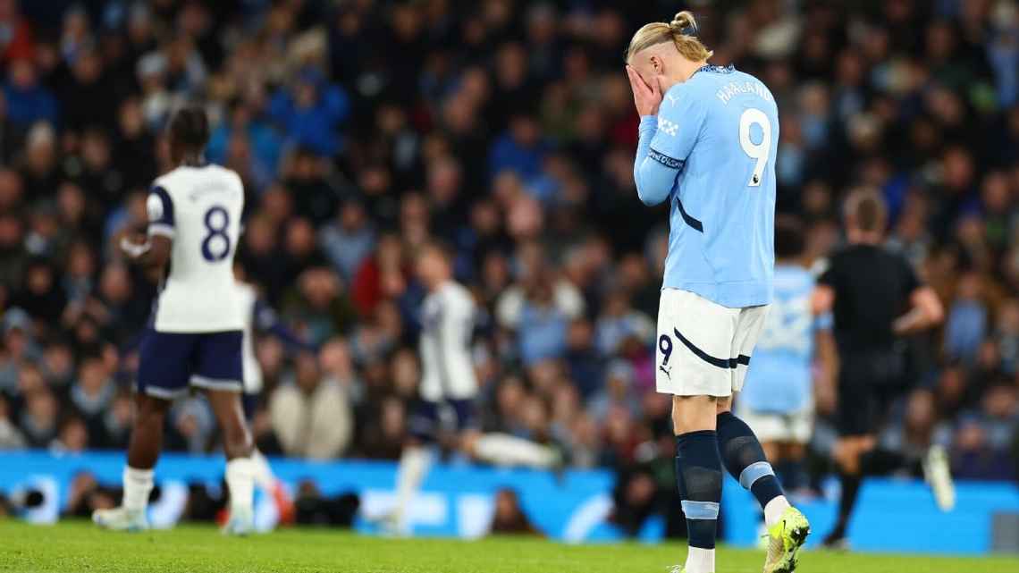 Manchester City leva atropelo do Tottenham, amplia sequência ‘tenebrosa’ com Guardiola e volta a perder no Etihad após mais de 2 anos