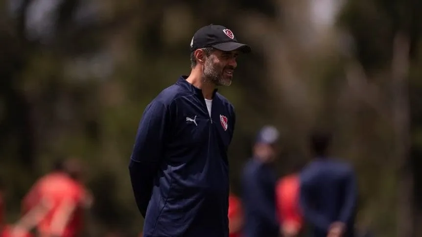 Ola de desgarros en Independiente: Montiel y Saltita González complican a Vaccari en el armado del equipo