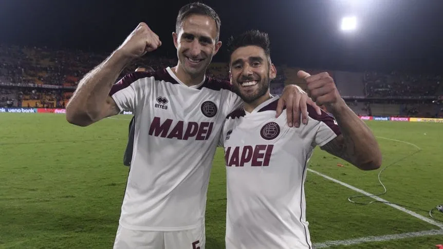 Carlos Izquierdoz y Eduardo Salvio, los dos históricos de Lanús que vuelven a jugar el clásico ante Banfield