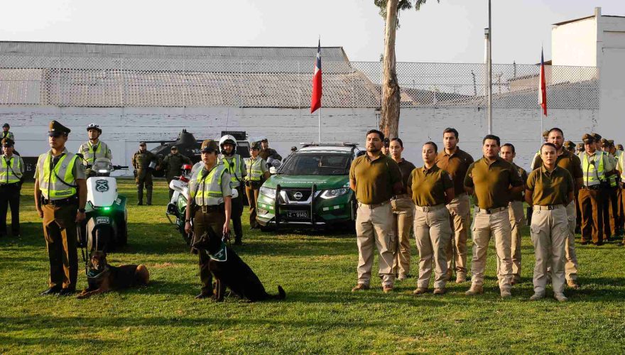 Sueldos son de casi $4 millones: las nuevas ofertas de trabajo en Carabineros para civiles