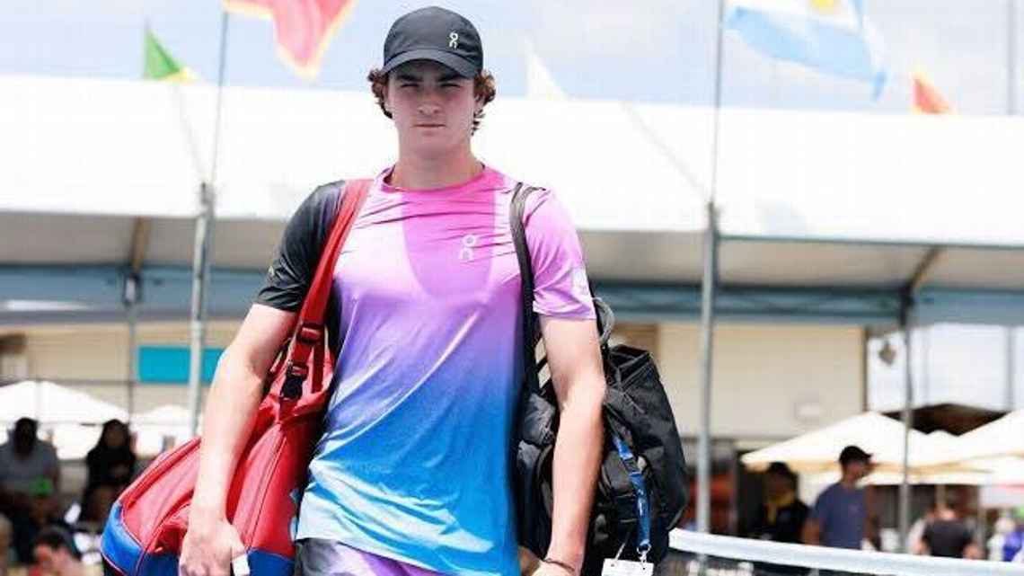 João Fonseca passeia outra vez e fica a um passo da chave principal no Australian Open