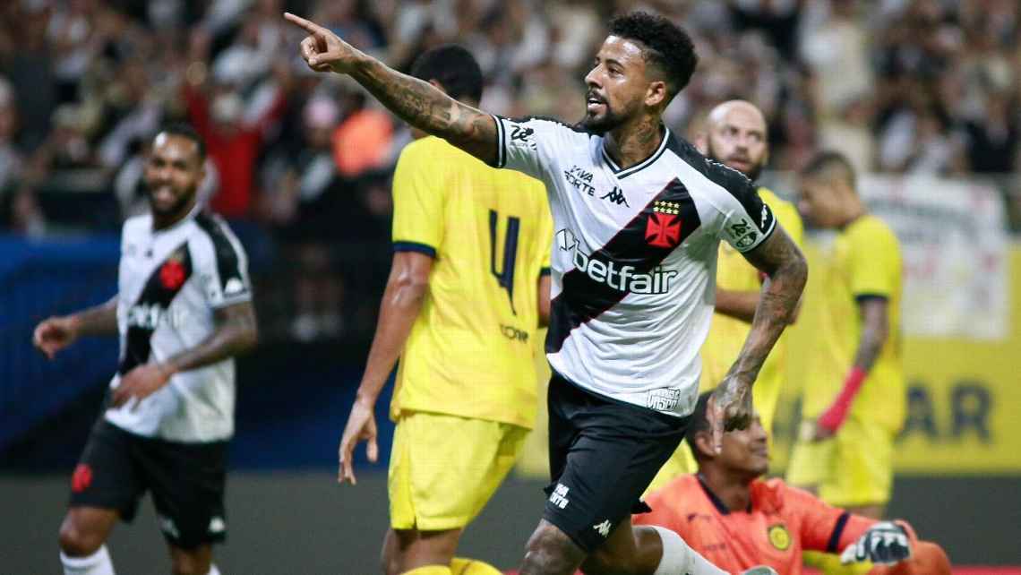 Com titulares e Fabio Carille no banco, Vasco bate o Madureira e vence a primeira no Carioca