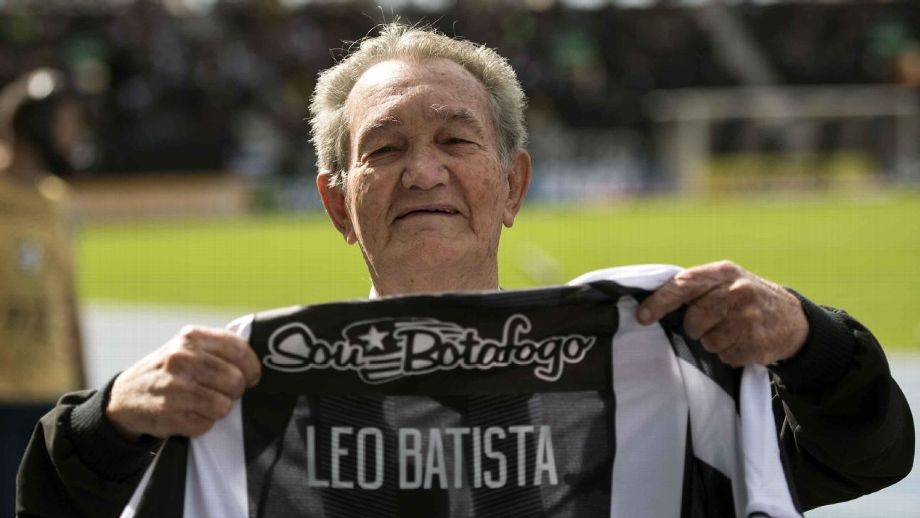 Morre Léo Batista, a voz marcante do esporte e da comunicação brasileira, aos 92 anos