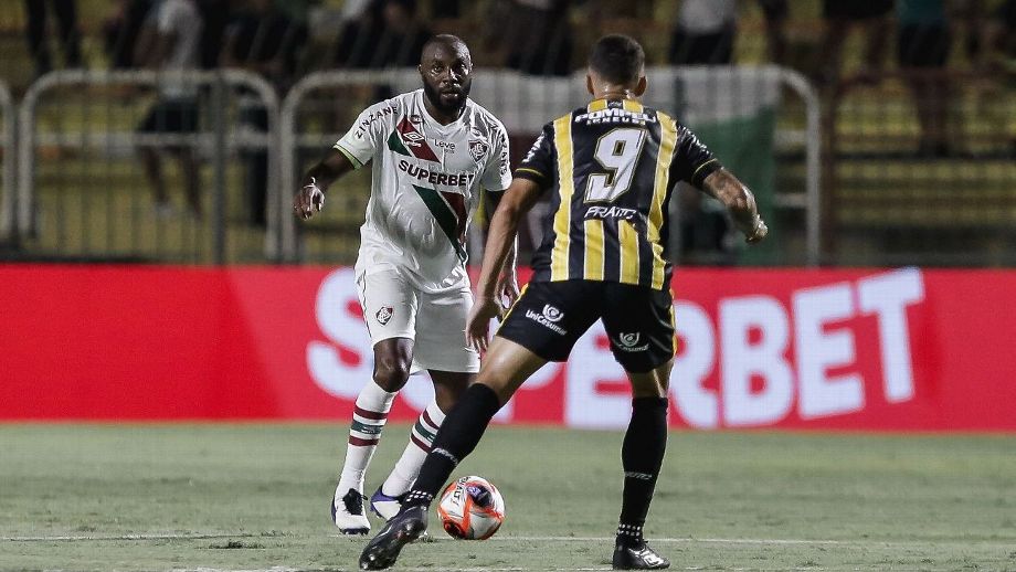 Fluminense fica com um a menos e perde para o Volta Redonda com golaço de bicicleta no Carioca