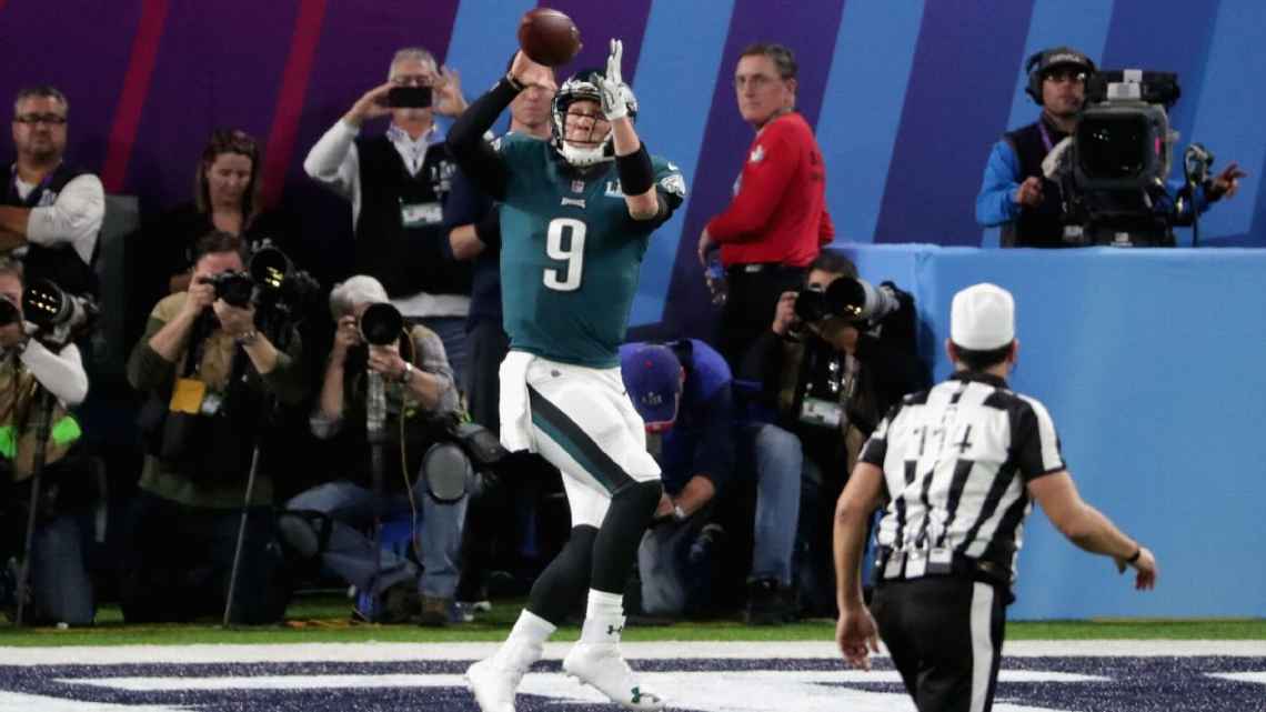 Quem é o herói improvável dos Eagles que derrubou dinastia de Tom Brady e ganhou estátua na Filadélfia