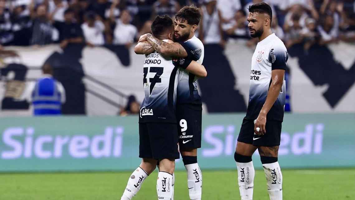 Em noite de golaços e volta de Depay, Corinthians toma susto, mas vence Velo Clube e se mantém 100% no Paulista