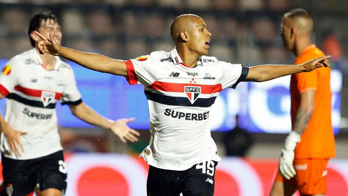 Ryan Francisco se emociona com 1º gol pelo profissional do São Paulo: ‘Realizei o sonho da minha família’