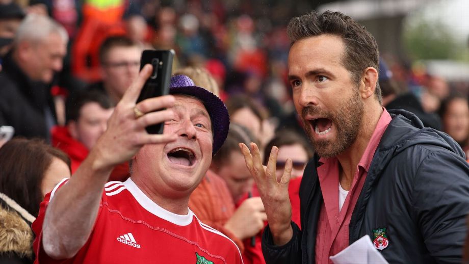 Por que Wrexham, de Ryan Reynolds, causa inveja até em carrasco do Brasil e o que assistir no Disney+