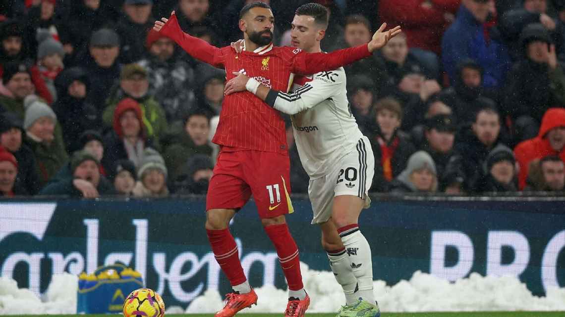 Manchester United busca empate com o Liverpool em clássico espetacular e impede rival de disparar na ponta da Premier League