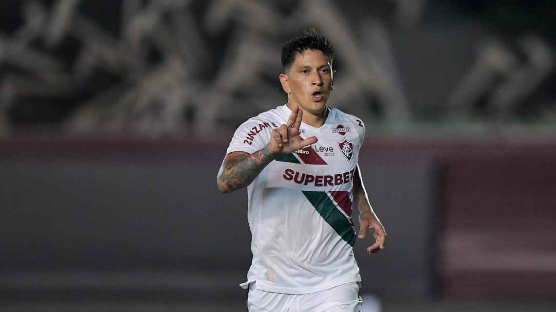 Cano faz dois, Fluminense bate a Portuguesa e vence a primeira no Carioca